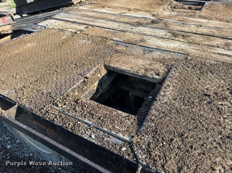 image for item EN4567 1994 Interstate 40DLA equipment trailer