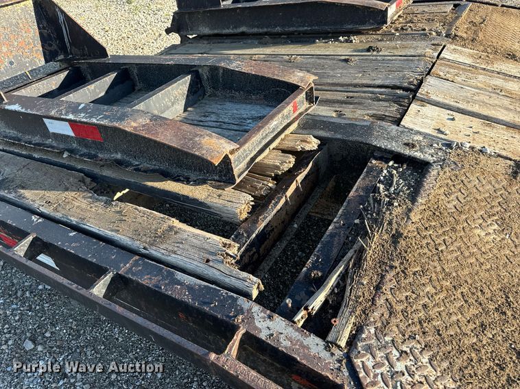 image for item EN4567 1994 Interstate 40DLA equipment trailer