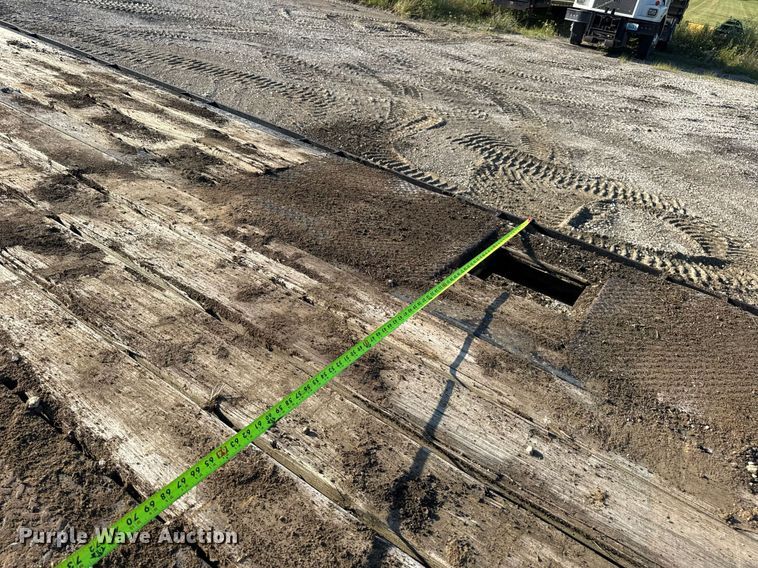 image for item EN4567 1994 Interstate 40DLA equipment trailer