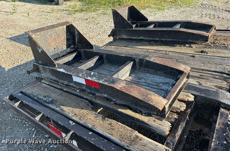 image for item EN4567 1994 Interstate 40DLA equipment trailer