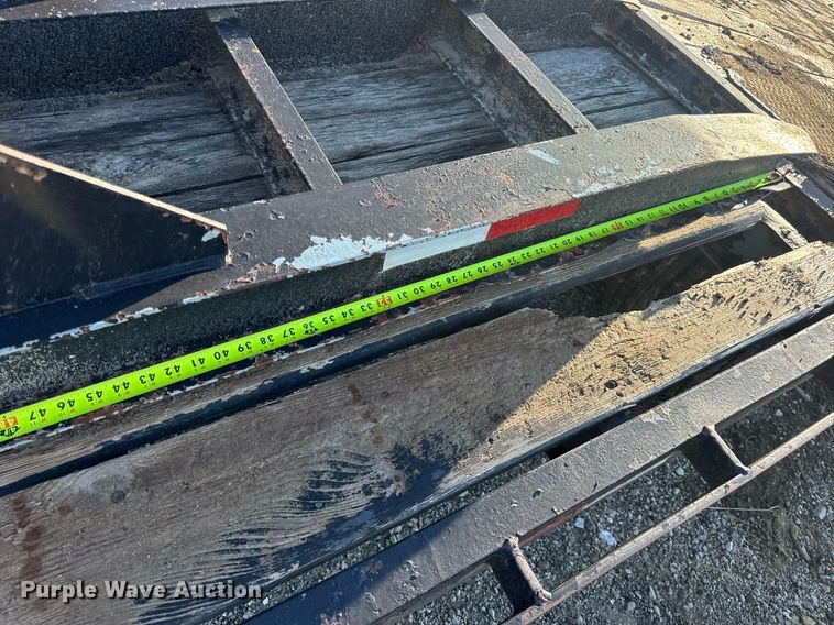 image for item EN4567 1994 Interstate 40DLA equipment trailer