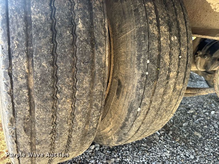 image for item EN4567 1994 Interstate 40DLA equipment trailer