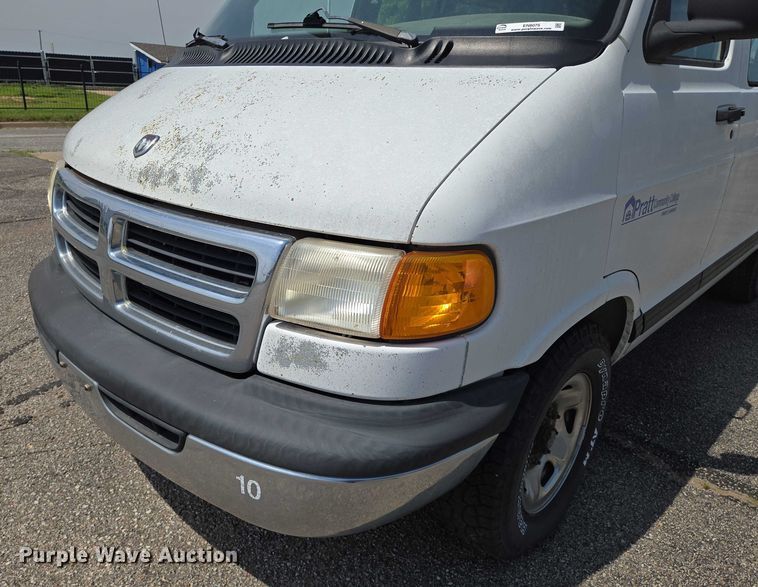 image for item EN8076 1998 Dodge Ram Wagon 3500 van