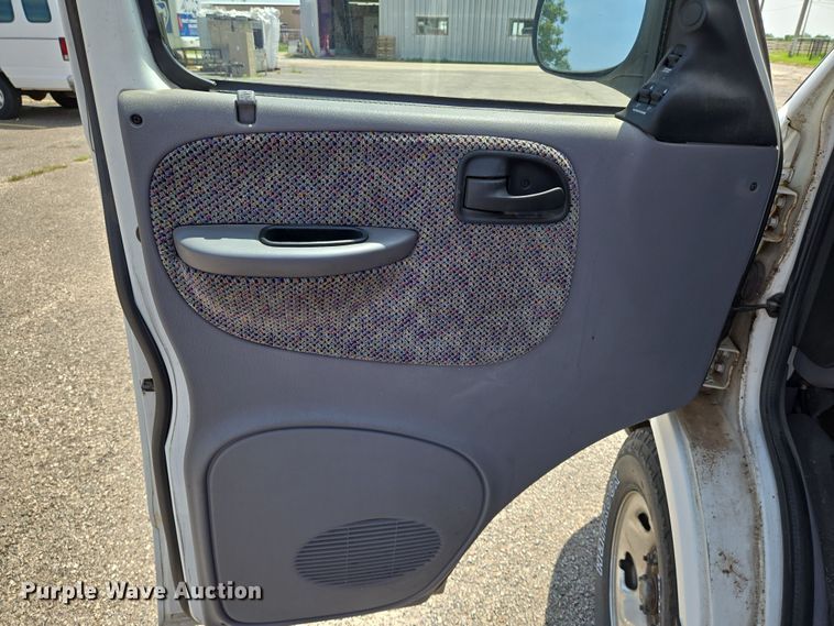 image for item EN8076 1998 Dodge Ram Wagon 3500 van