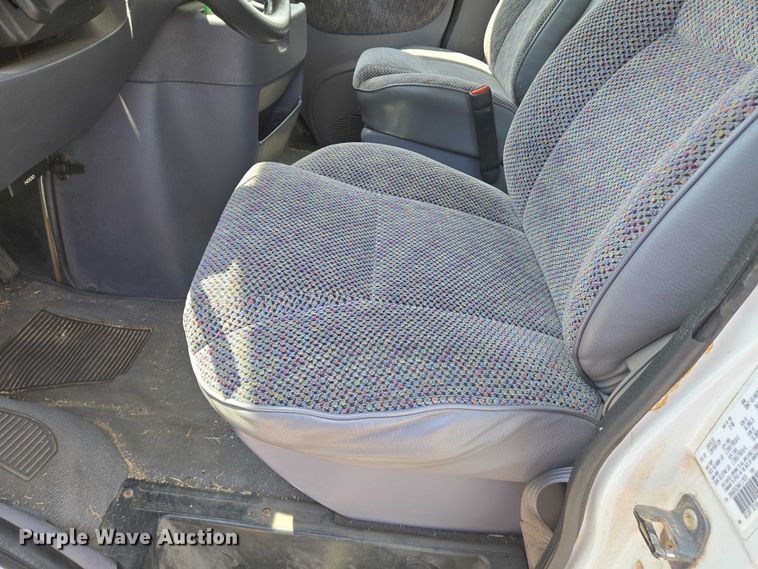 image for item EN8076 1998 Dodge Ram Wagon 3500 van