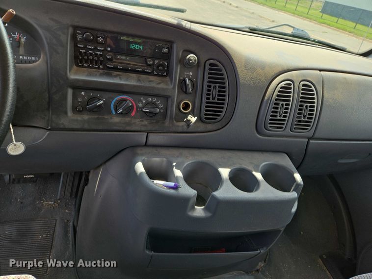 image for item EN8076 1998 Dodge Ram Wagon 3500 van