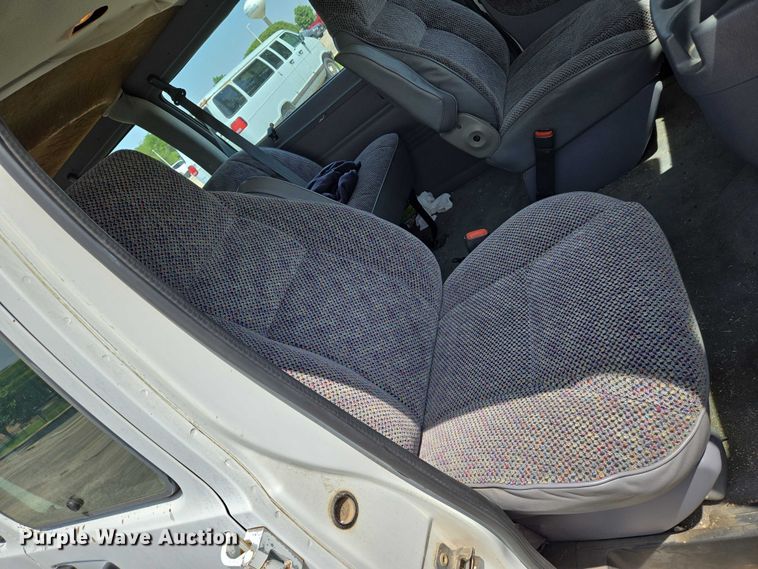 image for item EN8076 1998 Dodge Ram Wagon 3500 van