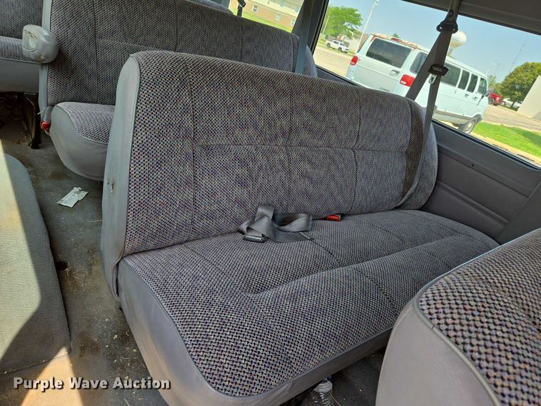 image for item EN8076 1998 Dodge Ram Wagon 3500 van