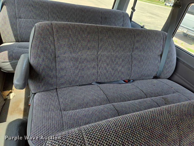 image for item EN8076 1998 Dodge Ram Wagon 3500 van