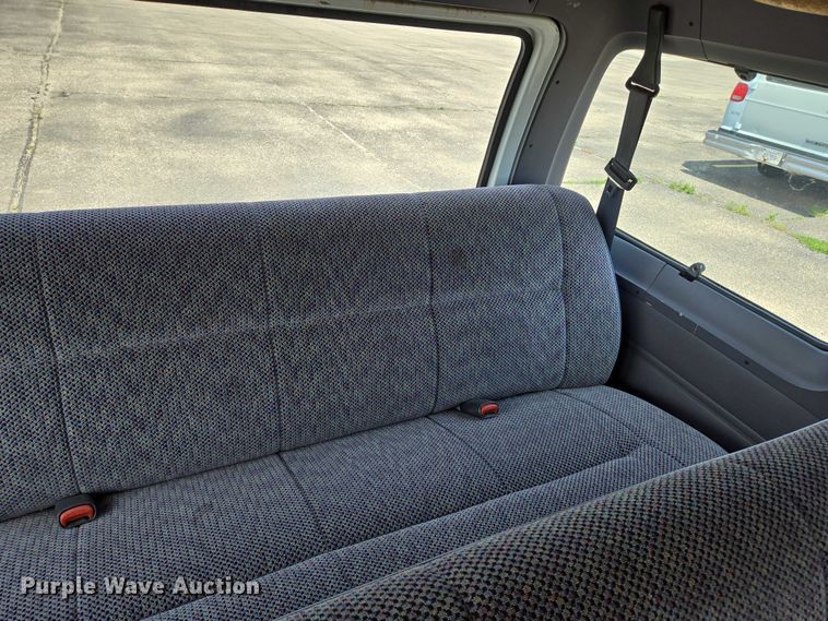 image for item EN8076 1998 Dodge Ram Wagon 3500 van
