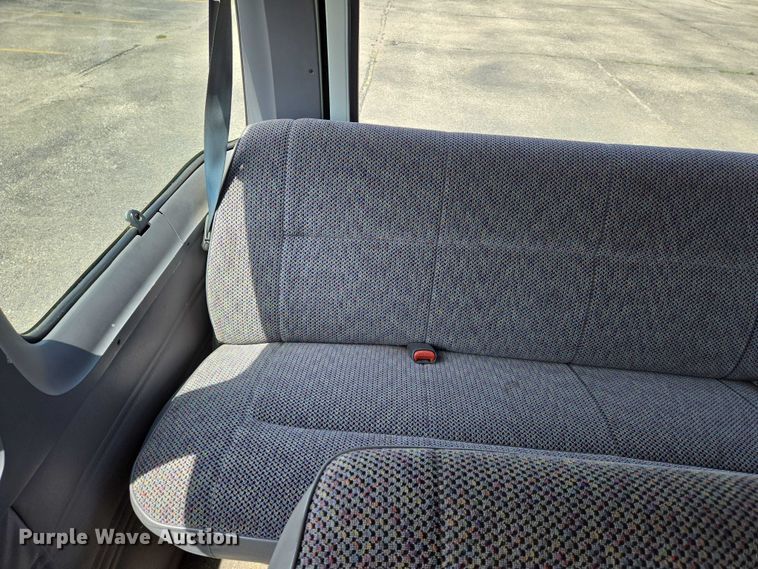 image for item EN8076 1998 Dodge Ram Wagon 3500 van