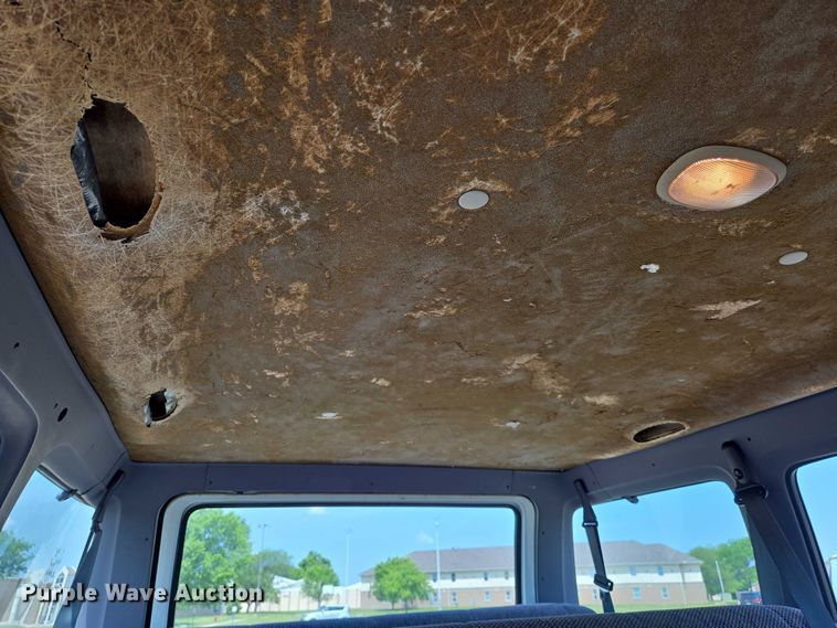 image for item EN8076 1998 Dodge Ram Wagon 3500 van