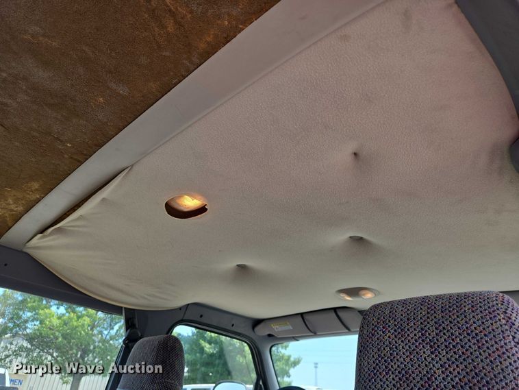 image for item EN8076 1998 Dodge Ram Wagon 3500 van