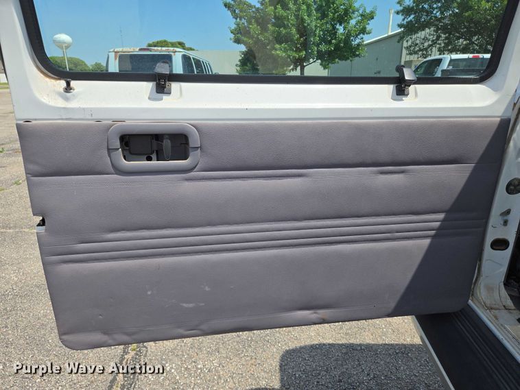 image for item EN8076 1998 Dodge Ram Wagon 3500 van