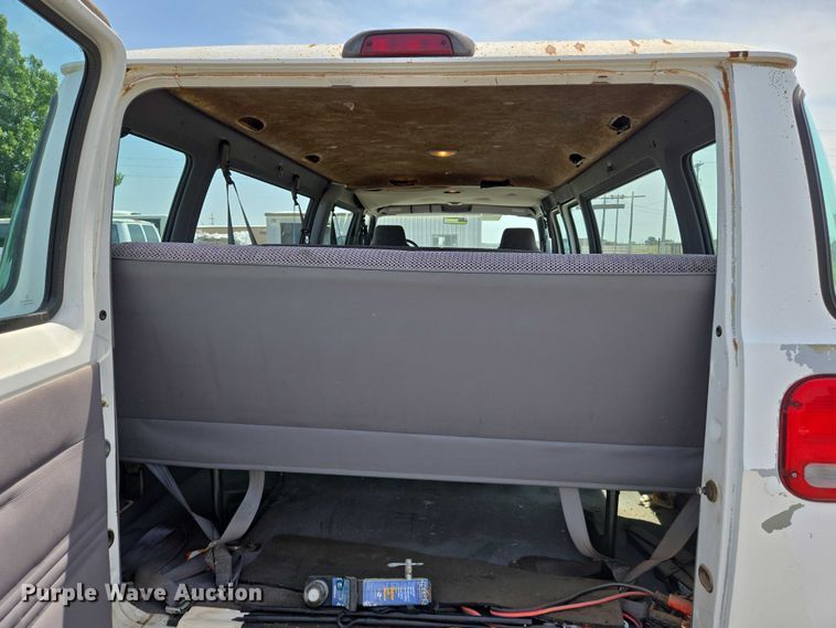 image for item EN8076 1998 Dodge Ram Wagon 3500 van