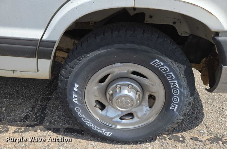 image for item EN8076 1998 Dodge Ram Wagon 3500 van