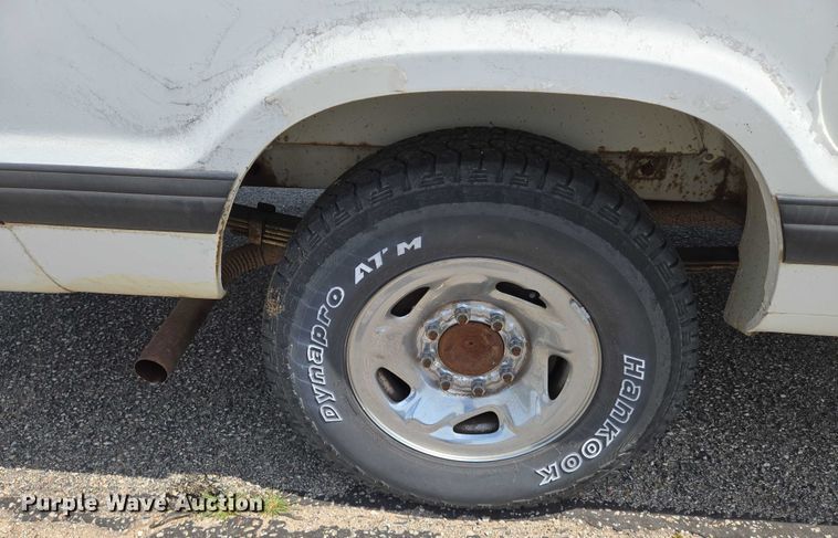 image for item EN8076 1998 Dodge Ram Wagon 3500 van