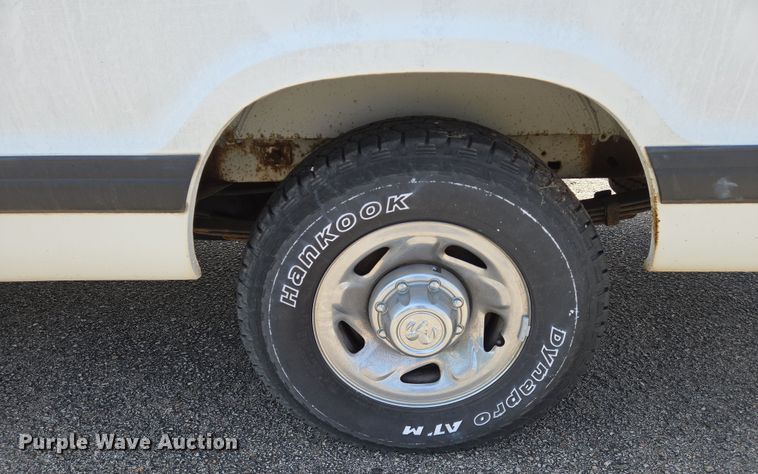 image for item EN8076 1998 Dodge Ram Wagon 3500 van