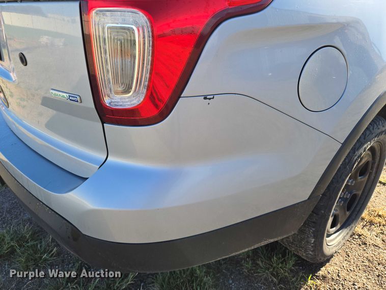 image for item EN8207 2013 Ford Explorer Police Interceptor SUV