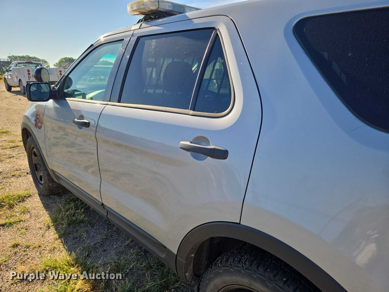 image for item EN8207 2013 Ford Explorer Police Interceptor SUV