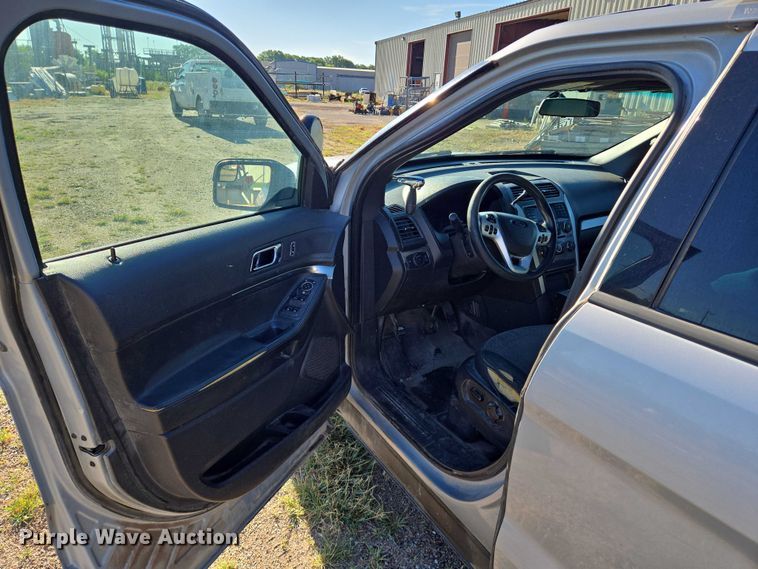 image for item EN8207 2013 Ford Explorer Police Interceptor SUV