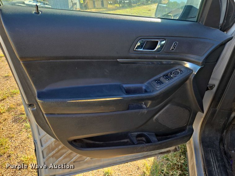 image for item EN8207 2013 Ford Explorer Police Interceptor SUV