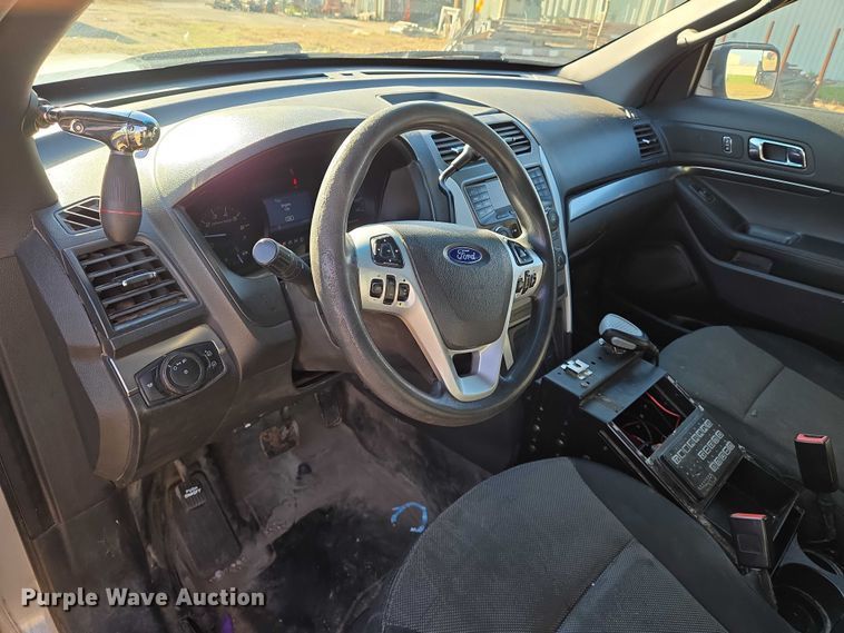image for item EN8207 2013 Ford Explorer Police Interceptor SUV