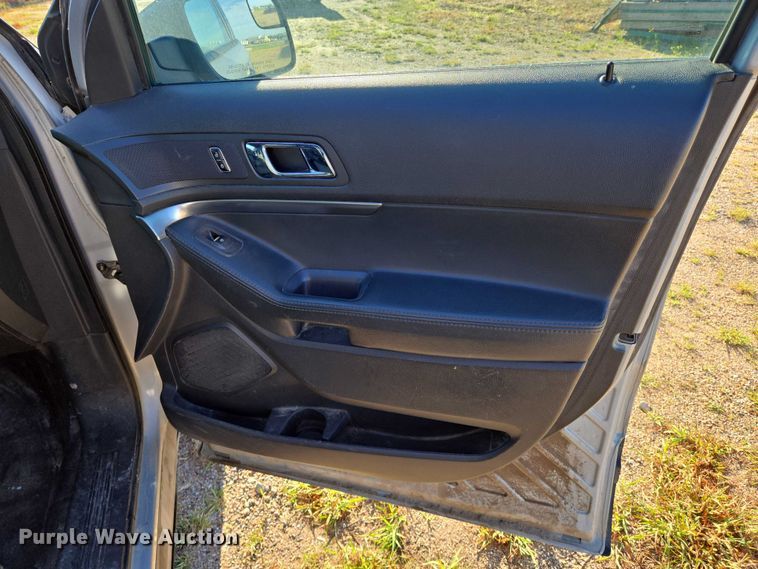 image for item EN8207 2013 Ford Explorer Police Interceptor SUV