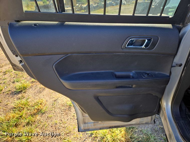 image for item EN8207 2013 Ford Explorer Police Interceptor SUV