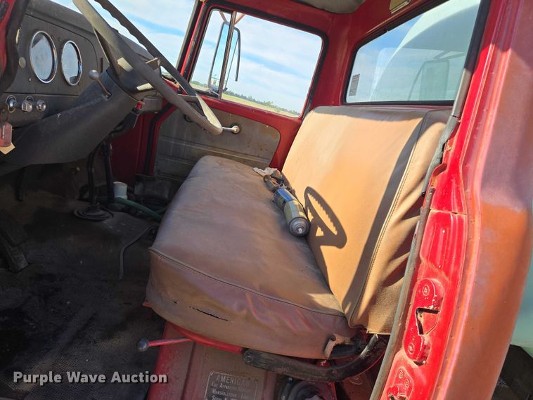 image for item EN8208 International 1600 tank truck