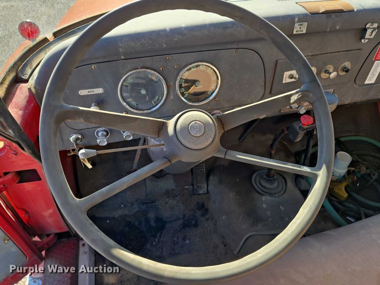 image for item EN8208 International 1600 tank truck