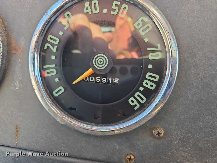 image for item EN8208 International 1600 tank truck