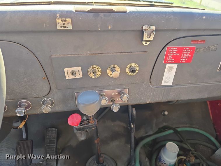 image for item EN8208 International 1600 tank truck