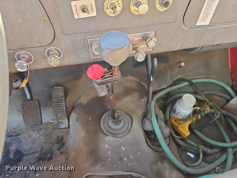 image for item EN8208 International 1600 tank truck