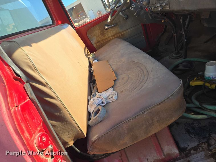 image for item EN8208 International 1600 tank truck