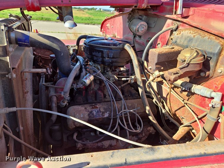 image for item EN8208 International 1600 tank truck