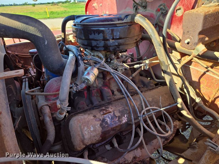 image for item EN8208 International 1600 tank truck