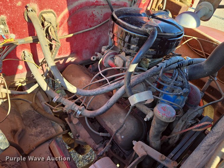 image for item EN8208 International 1600 tank truck