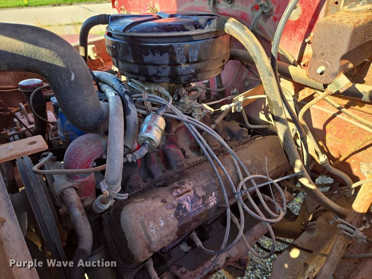 image for item EN8208 International 1600 tank truck