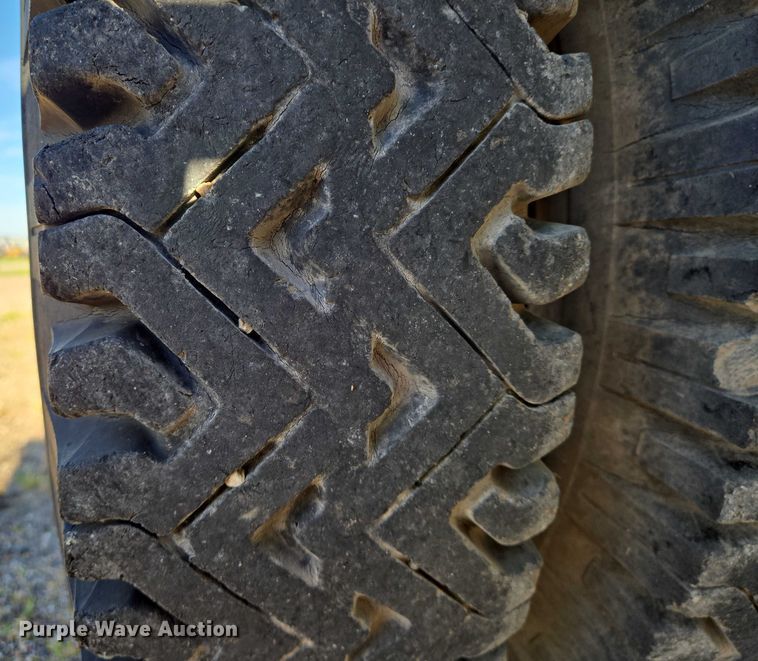 image for item EN8208 International 1600 tank truck