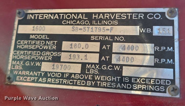 image for item EN8208 International 1600 tank truck