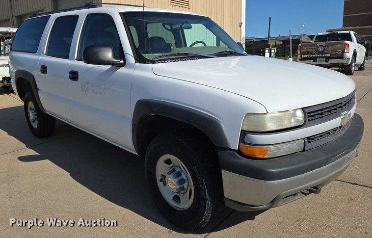 image for item EN8230 2001 Chevrolet  Suburban K2500 SUV