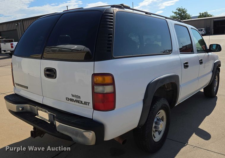 image for item EN8230 2001 Chevrolet  Suburban K2500 SUV