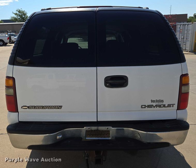 image for item EN8230 2001 Chevrolet  Suburban K2500 SUV
