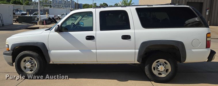 image for item EN8230 2001 Chevrolet  Suburban K2500 SUV
