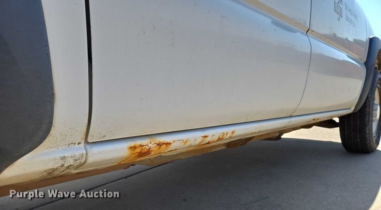 image for item EN8230 2001 Chevrolet  Suburban K2500 SUV