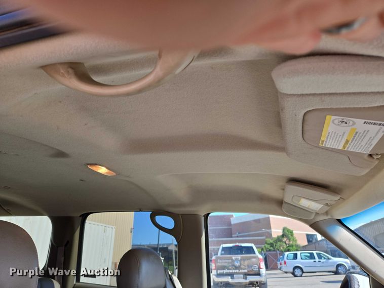 image for item EN8230 2001 Chevrolet  Suburban K2500 SUV