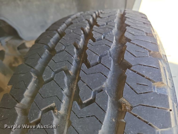 image for item EN8230 2001 Chevrolet  Suburban K2500 SUV