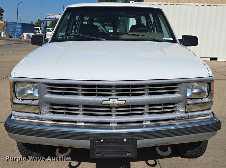 image for item EN8231 1994 Chevrolet  Suburban K2500 SUV