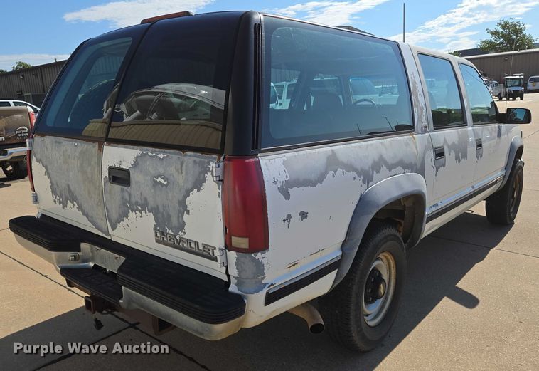 image for item EN8231 1994 Chevrolet  Suburban K2500 SUV